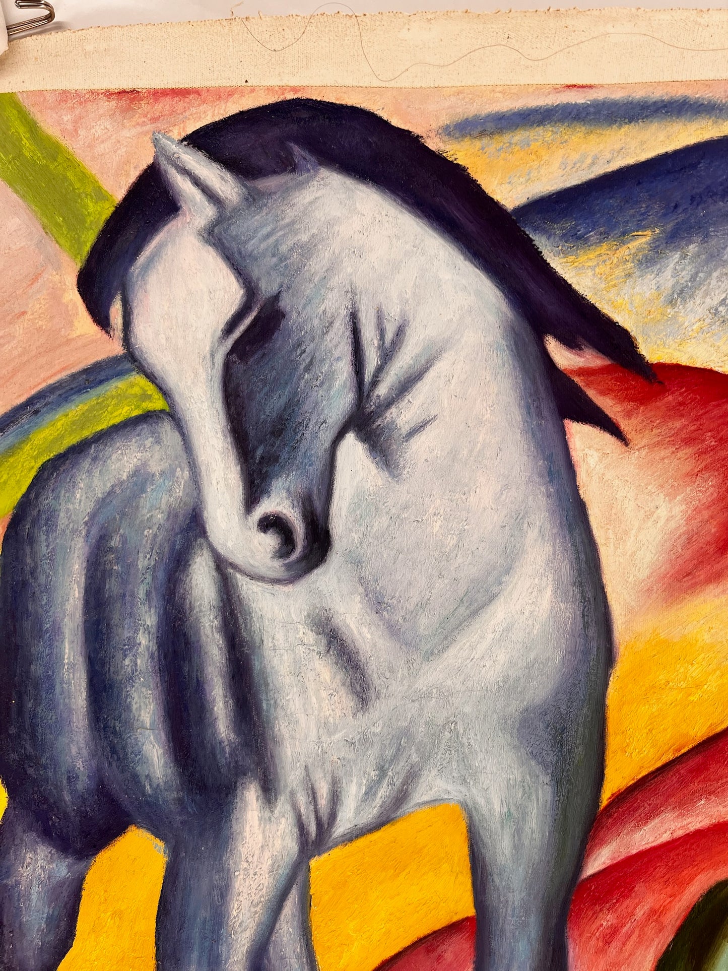 Caballo Azul I – Pintura al óleo expresionista pintada a mano sobre lienzo (64 × 80 cm)